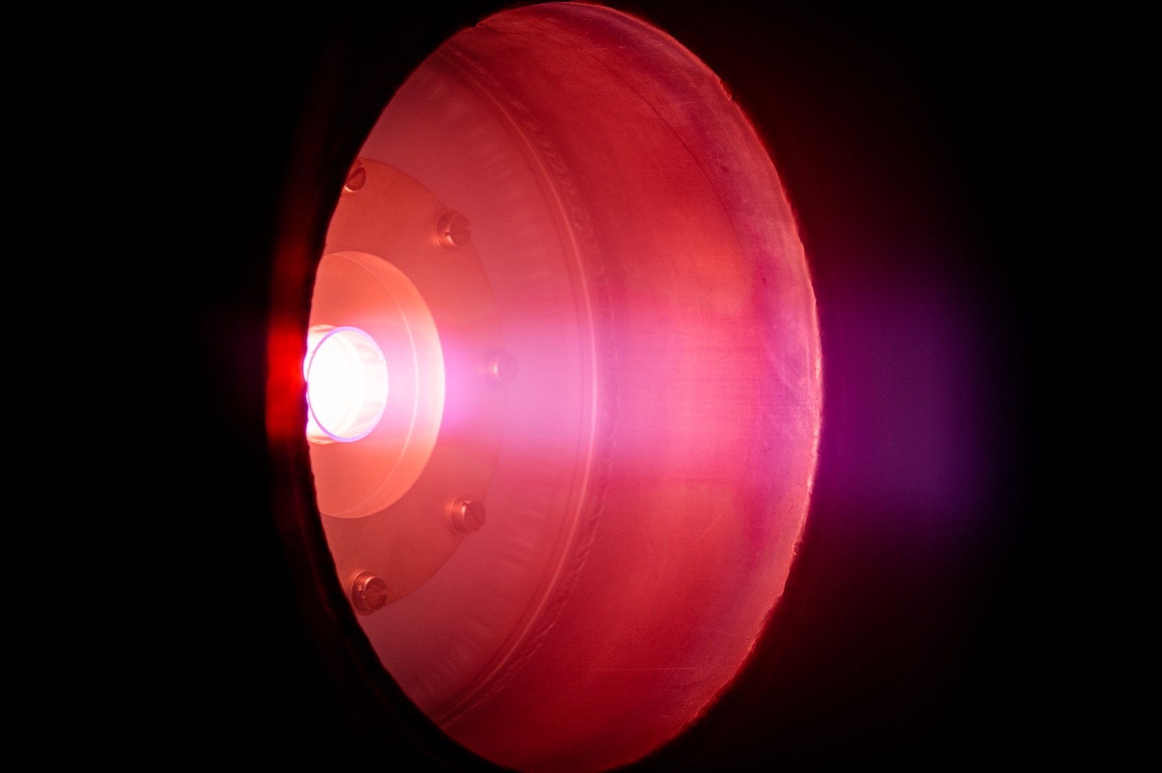 Figure 3 IPT plasma jet, Nitrogen as propellant.