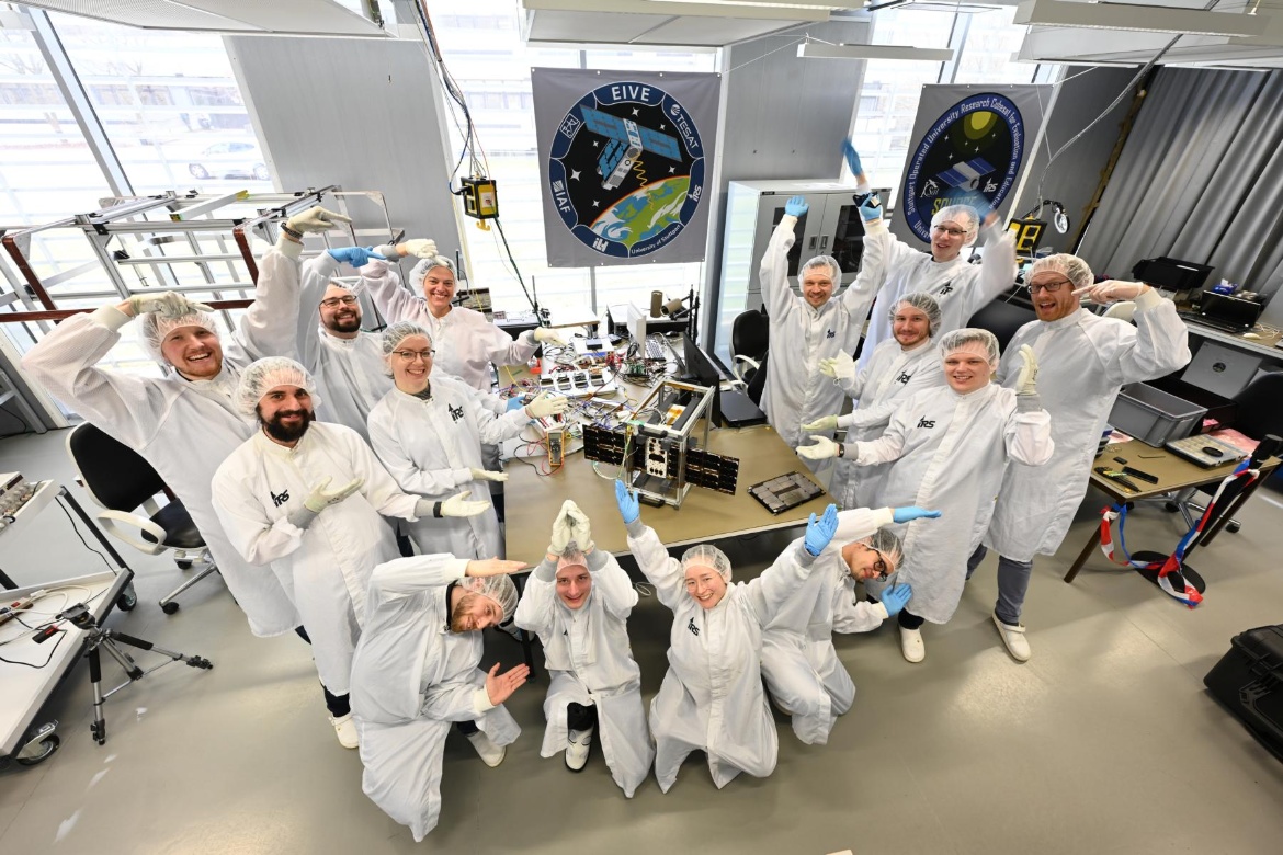 Image of the EIVE team in the IRS clean room